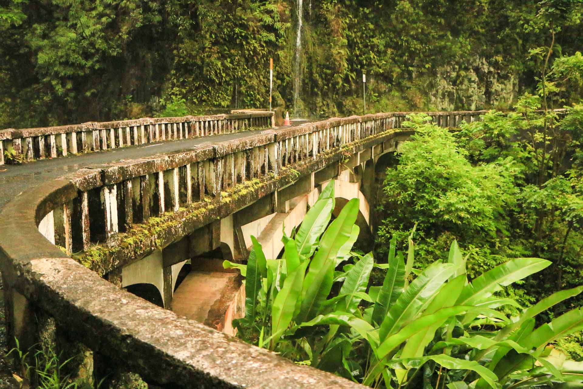 road-to-hana-bridge-1920x1280.jpg